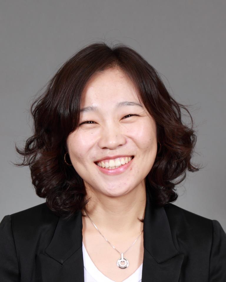 Julie Choi，销售代表